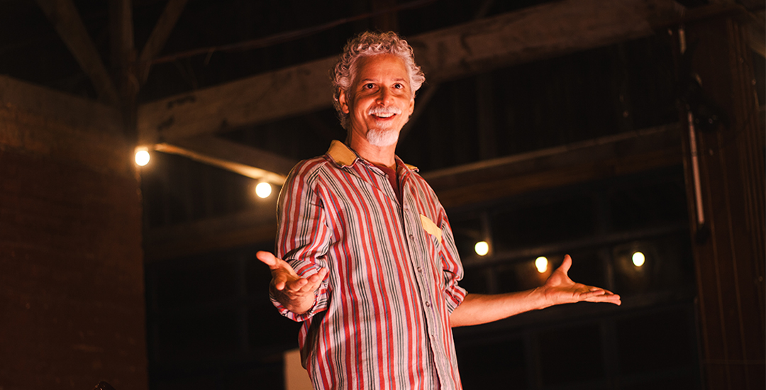 Gabriel Sant'Ann, Contador de História, em apresentação solo na sede da Silo - Arte e Latitude Rural